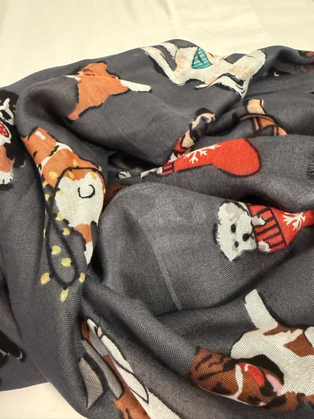 Vera Bradley holiday dogs lightweight scarf - Picture 10 of 12